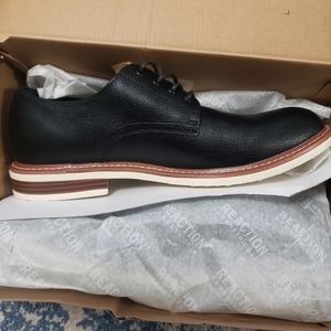 Kenneth Cole Reaction Black Shoes